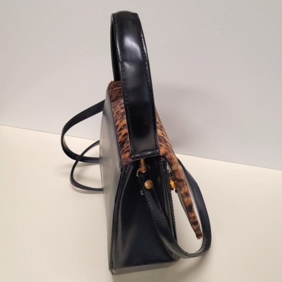 Dainty Animal Print Handbag - Picture 12 of 15